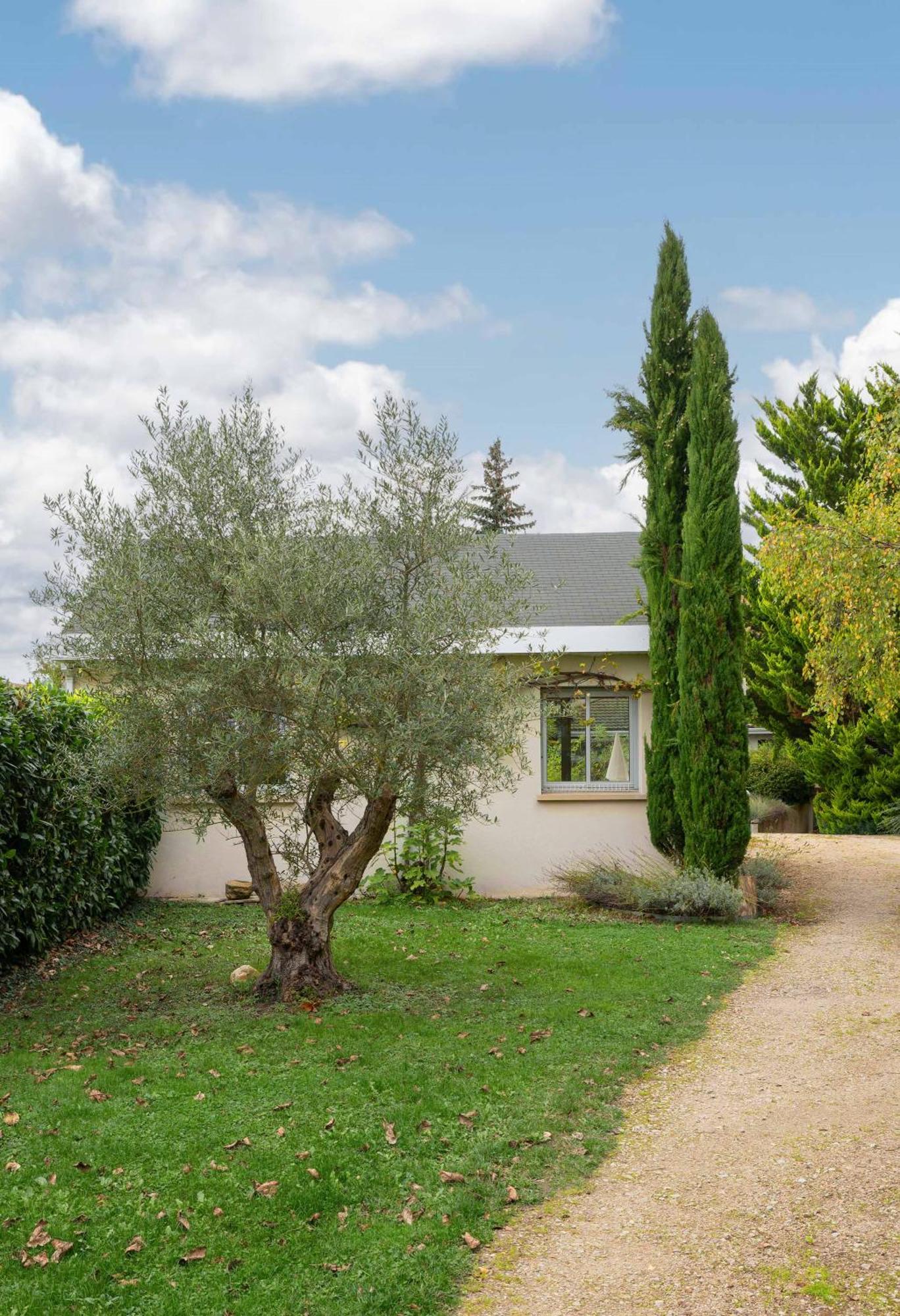 La Petite Maison Gannat Exterior photo